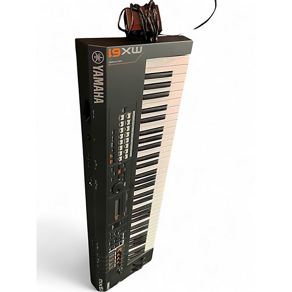 Used Yamaha MX61 61 Key Keyboard Workstation