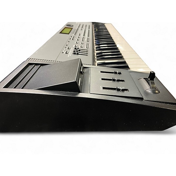 Used Roland xp-60 Keyboard Workstation
