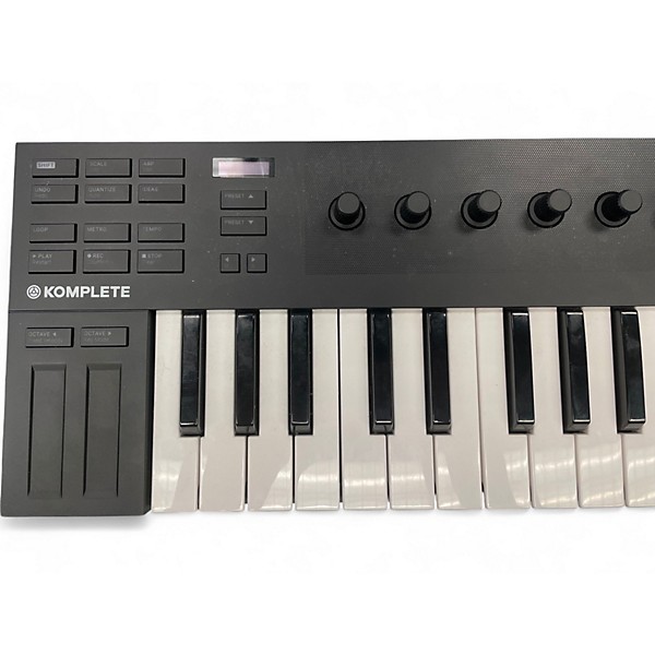Used Native Instruments KOMPLETE KONTROL M32 MIDI Controller