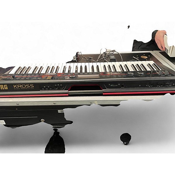 Used KORG Kross 61 Key Keyboard Workstation