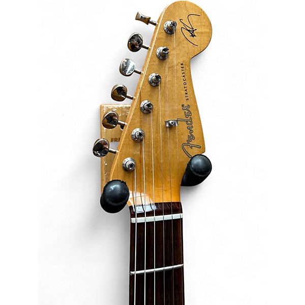 Used Fender Artist Series Robert Cray Stratocaster 3 Color Sunburst Solid Body Electric Guitar