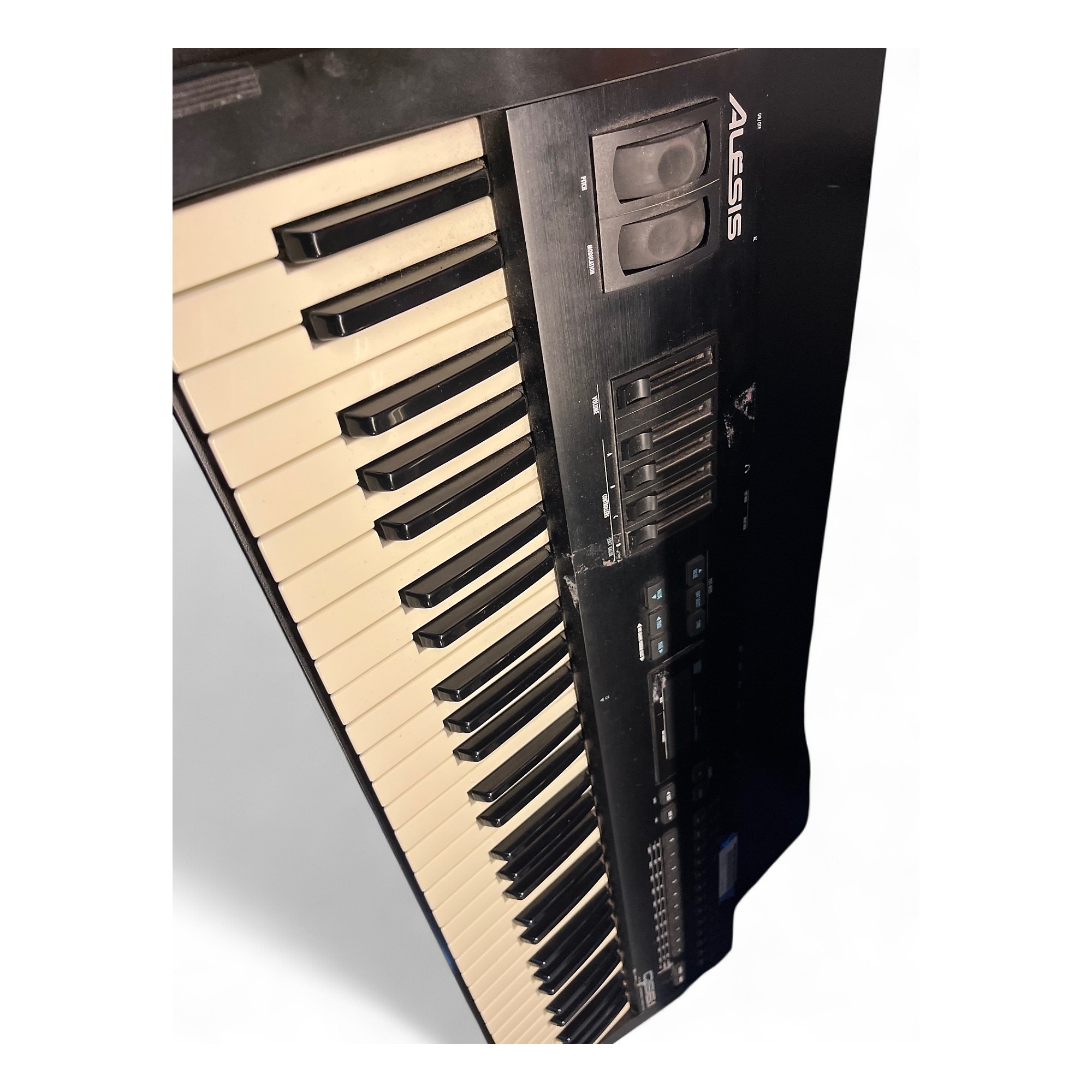 Alesis QS6 シンセサイザー 61鍵　ソフトケース付 ヴィンテージ Used Alesis QS6.1 SYNTHESIZER 61-Key Synthesizer 61-Key