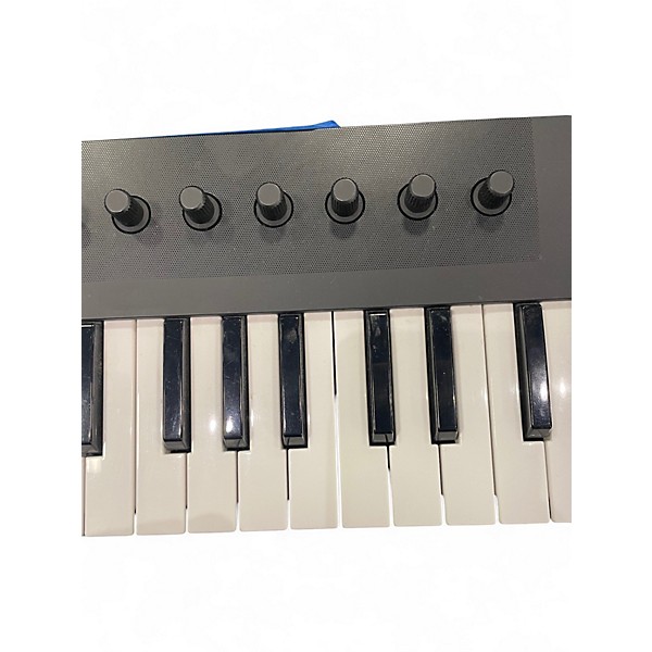 Used Native Instruments Komolete kontrol 32 MIDI Controller
