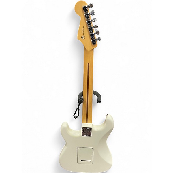 Used Fender Player Stratocaster Alpine White Solid Body Electric Guitar