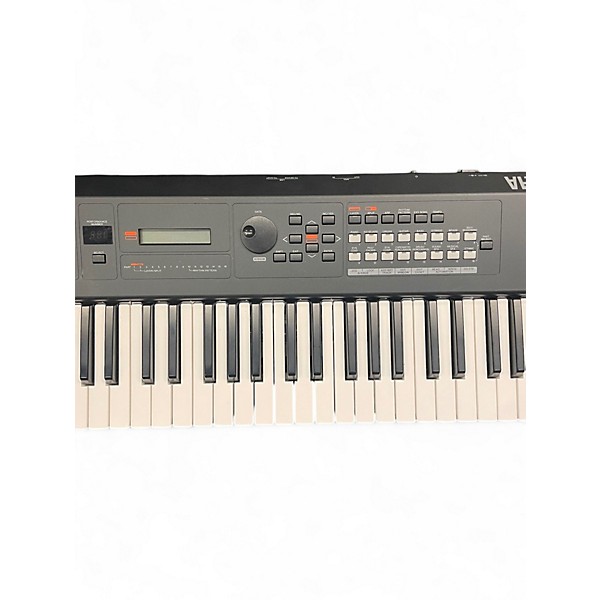 Used Yamaha MX61 61 Key Keyboard Workstation
