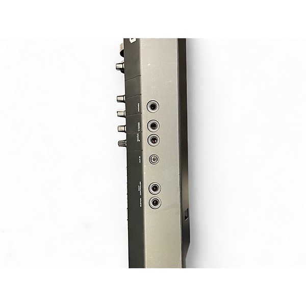 Used Yamaha MX61 61 Key Keyboard Workstation