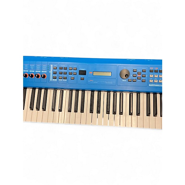 Used Yamaha MX61 61 Key Keyboard Workstation