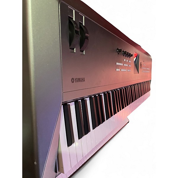 Used Yamaha MM8 88 Key Synthesizer