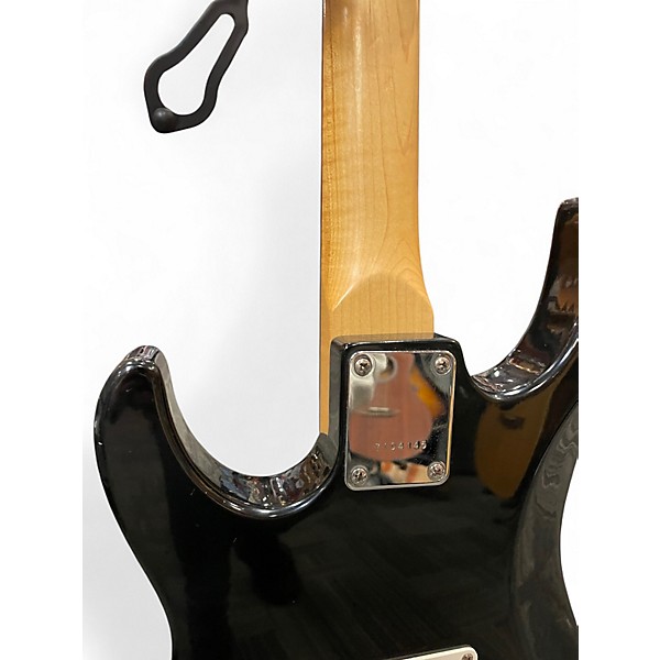 Used Peavey International Series Raptor Black Solid Body Electric Guitar