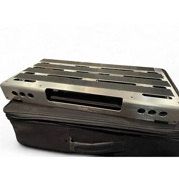 Used Fender PROFESSIONAL PEDALBOARD MEDIUM Pedal Board