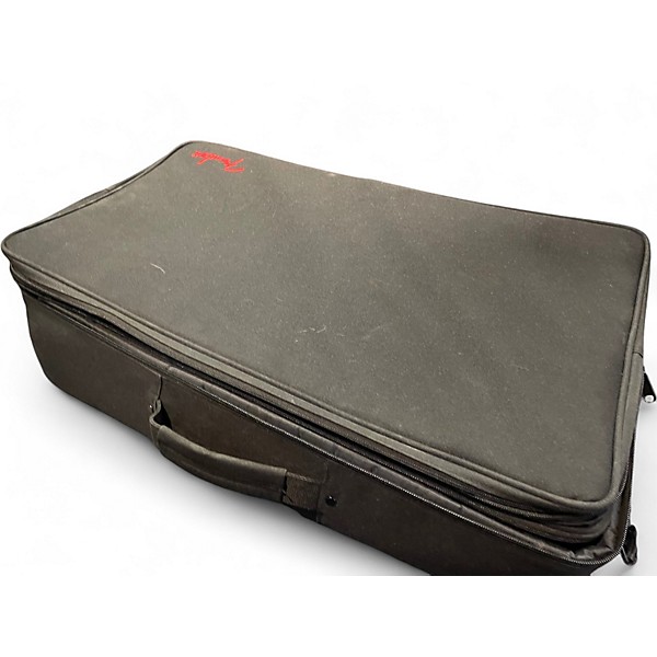Used Fender PROFESSIONAL PEDALBOARD MEDIUM Pedal Board