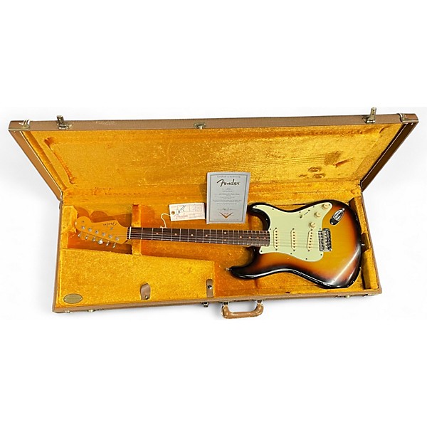 Used 2005 Fender Custom Shop 1960s Stratocaster Closet Classic Sunburst Solid Body Electric Guitar