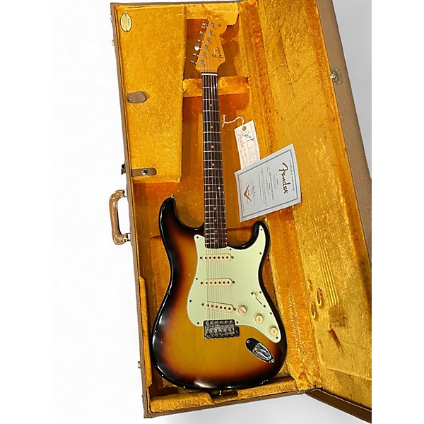 Used 2005 Fender Custom Shop 1960s Stratocaster Closet Classic Sunburst Solid Body Electric Guitar