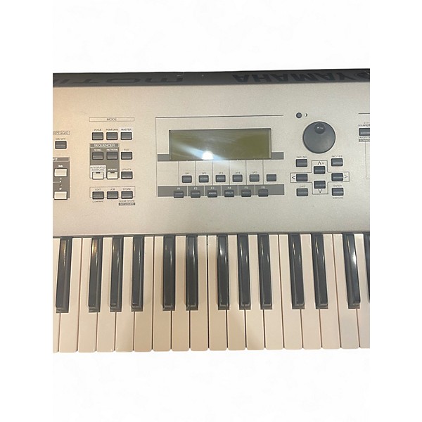Used Yamaha Motif 6 61 Key Keyboard Workstation