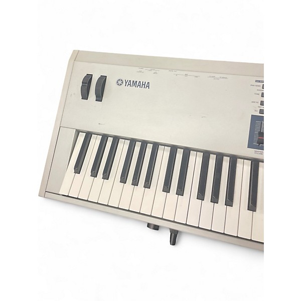 Used Yamaha MO8 88 Key Keyboard Workstation