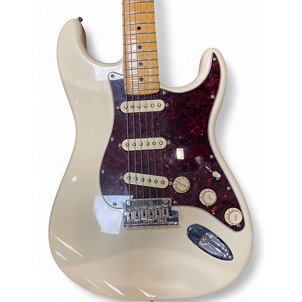 Used Fender American Professional II Stratocaster Maple Fingerboard Olympic White Solid Body Electric Guitar