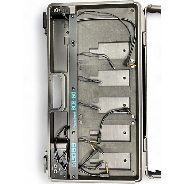 Used BOSS BCB60 Pedal Board