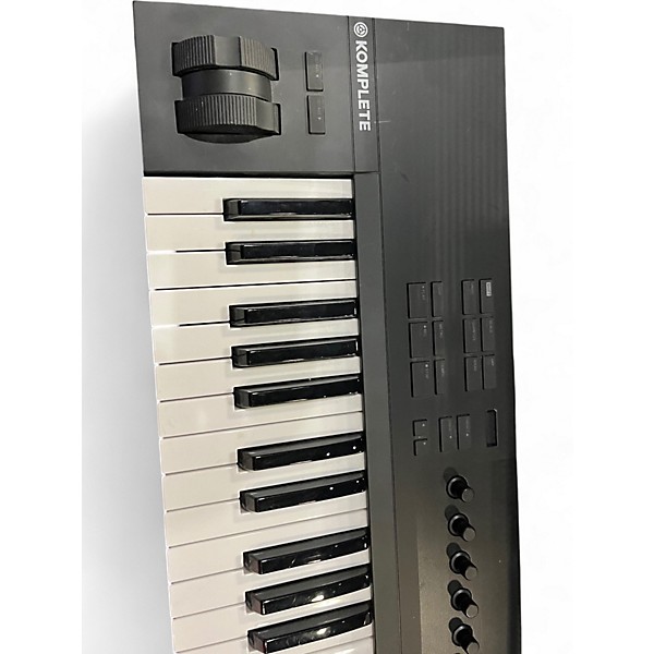 Used Native Instruments Komplete Kontrol S49 MIDI Controller