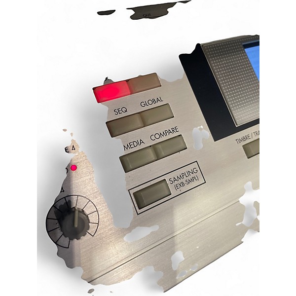 Used KORG Triton Le 61 Key Keyboard Workstation