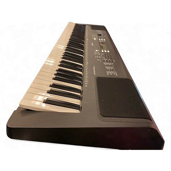 Used Yamaha PSREW300 76 Key Portable Keyboard
