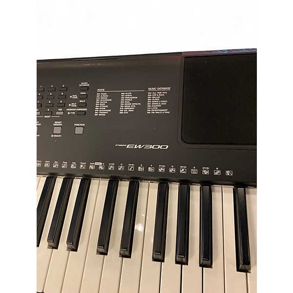 Used Yamaha PSREW300 76 Key Portable Keyboard