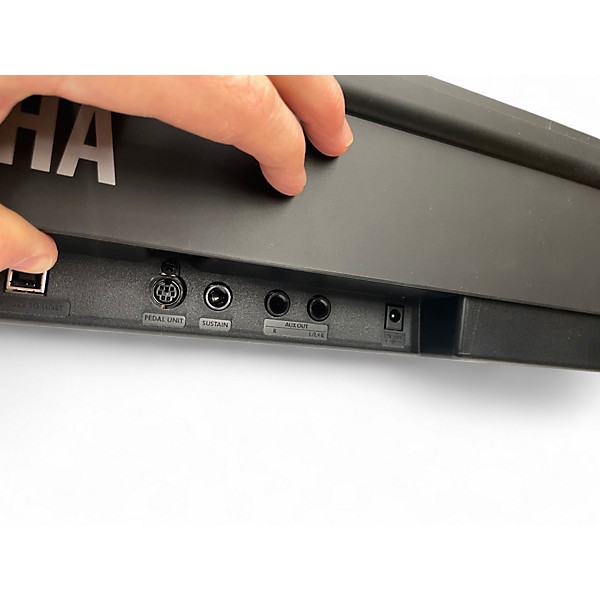 Used Yamaha P-225 Digital Piano