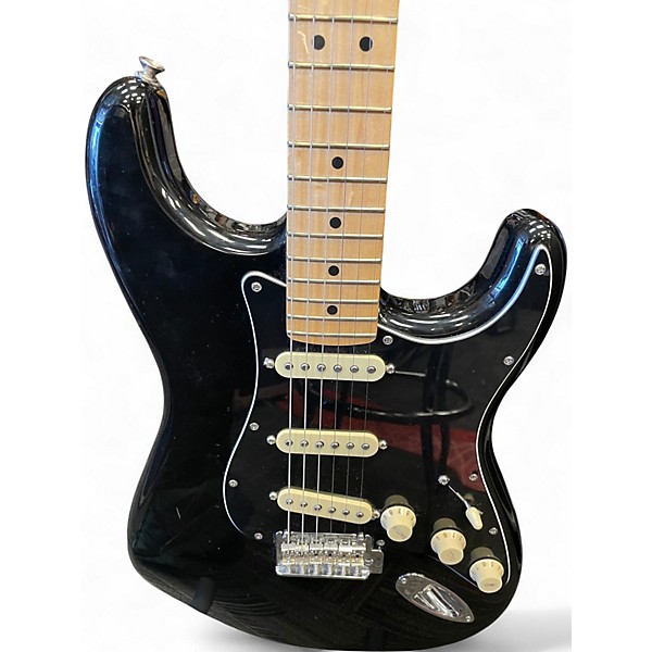 Used Fender Special Edition Player Stratocaster Black Solid Body Electric Guitar