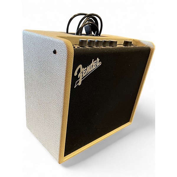Used Fender mustang lt25 ivory Guitar Combo Amp