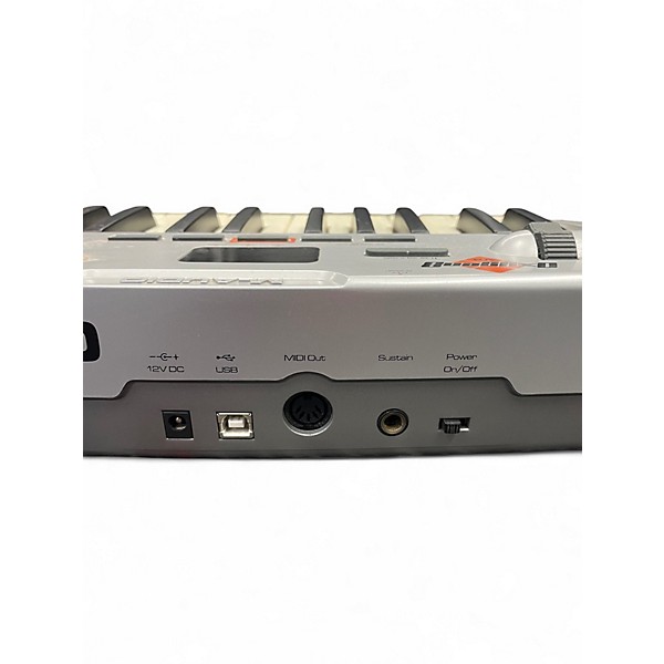 Used M-Audio Oxygen 8 V2 25 Key MIDI Controller