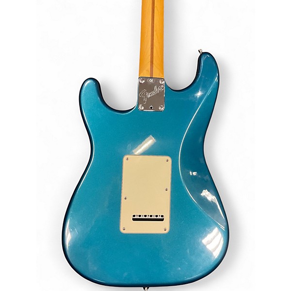 Used 1998 Fender American Standard Stratocaster Ocean Turquoise Solid Body Electric Guitar