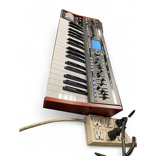Used Behringer DEEP MIND 6 Synthesizer
