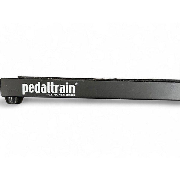 Used Pedaltrain Metro 16 Pedal Board