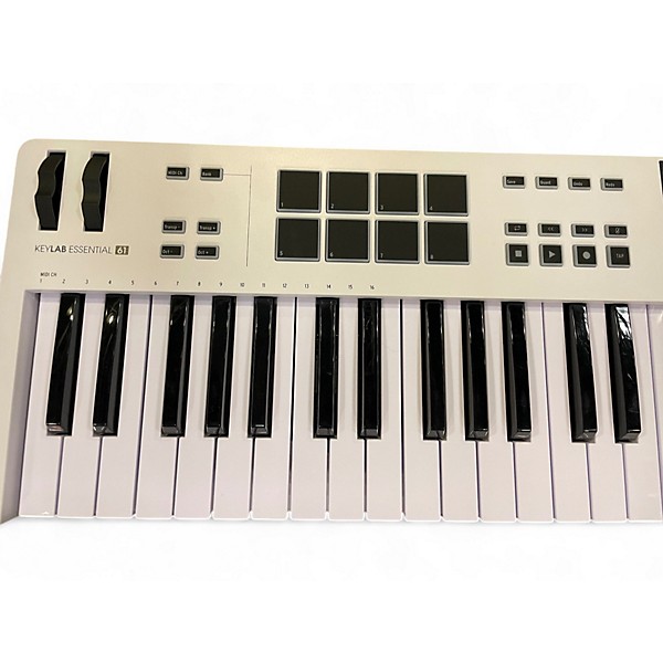 Used Arturia Keylab Essential 61 MK3 MIDI Controller