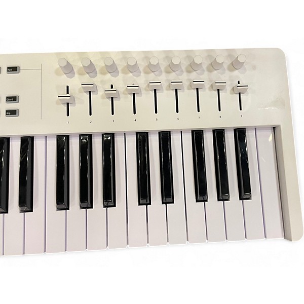Used Arturia Keylab Essential 61 MK3 MIDI Controller