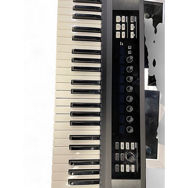 Used Native Instruments Komplete Kontrol S61 MIDI Controller