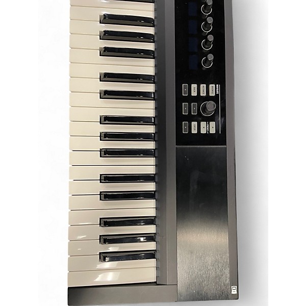Used Native Instruments Komplete Kontrol S61 MIDI Controller