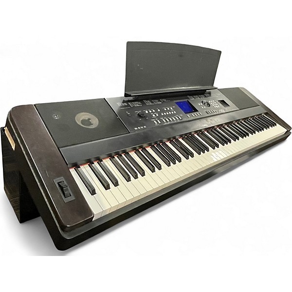 Used Yamaha DGX650 88 Key Portable Keyboard