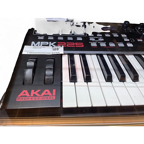 Used Akai Professional MPK225 25-Key MIDI Controller