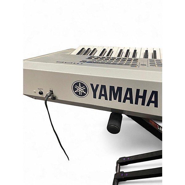 Used Yamaha MO8 88 Key Keyboard Workstation