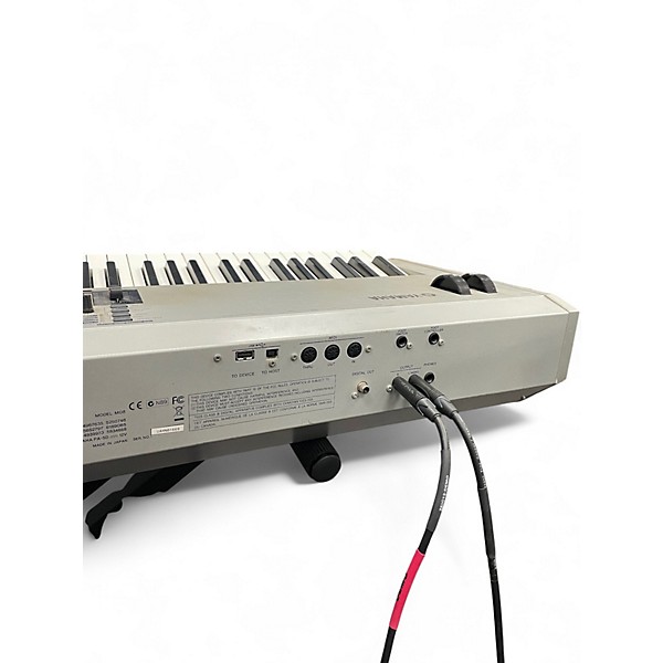 Used Yamaha MO8 88 Key Keyboard Workstation