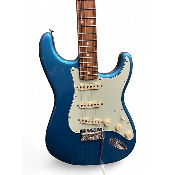 Used Fender Classic Series 1960S Stratocaster Lake Placid Blue Solid Body Electric Guitar