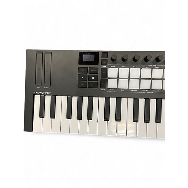 Used Novation LAUNCHKEY 37 Keyboard Workstation