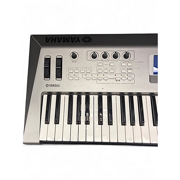 Used Yamaha MM6 61 Key Keyboard Workstation