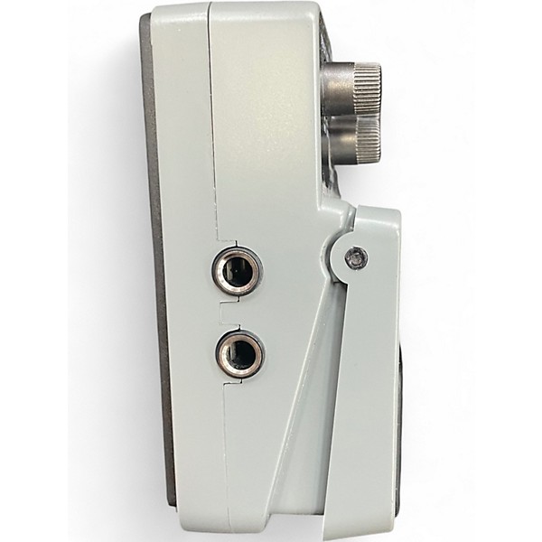 Used Behringer VD400 Vintage Delay Effect Pedal