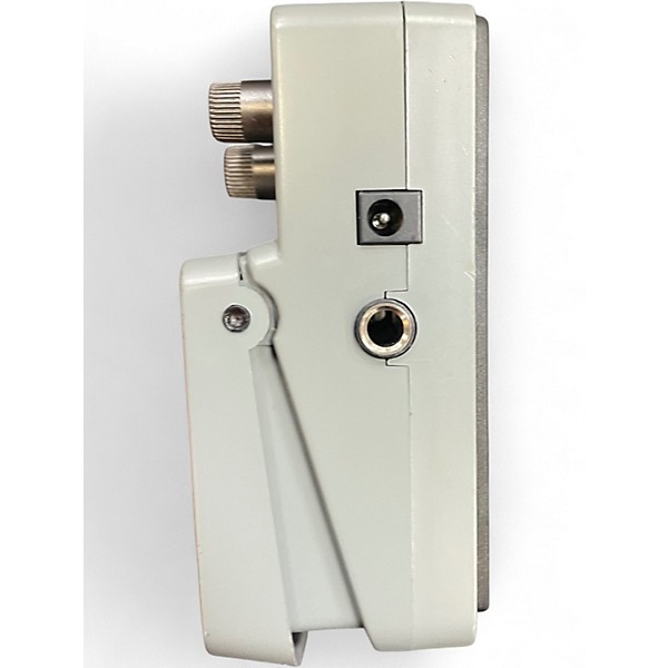 Used Behringer VD400 Vintage Delay Effect Pedal