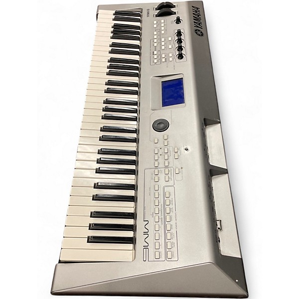 Used Yamaha MM6 61 Key Keyboard Workstation