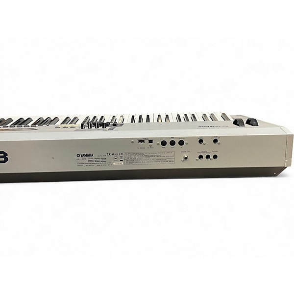 Used Yamaha MO8 88 Key Keyboard Workstation