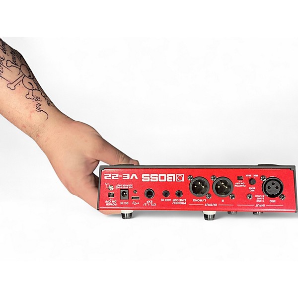 Used BOSS VE-22 Effect Pedal