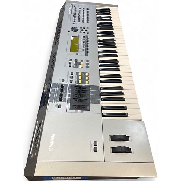 Used Yamaha MOTIF 6 Keyboard Workstation