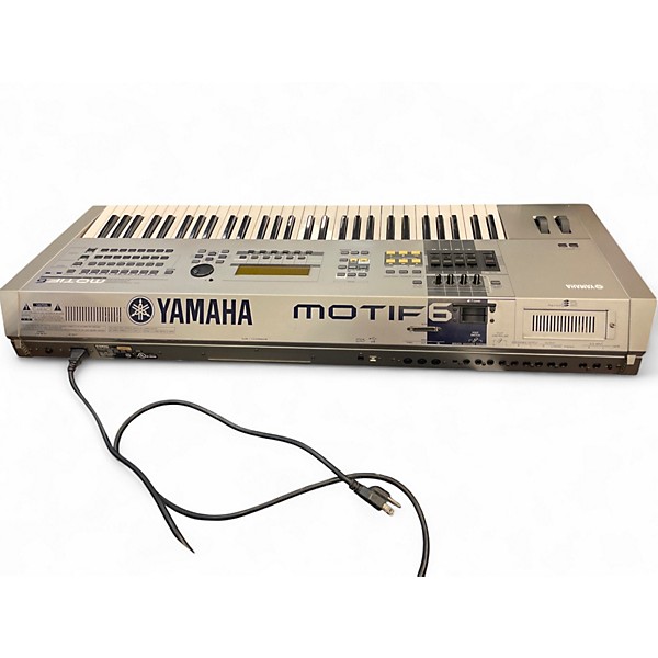Used Yamaha MOTIF 6 Keyboard Workstation